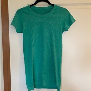Lululemon swiftly tech short sleeve crew